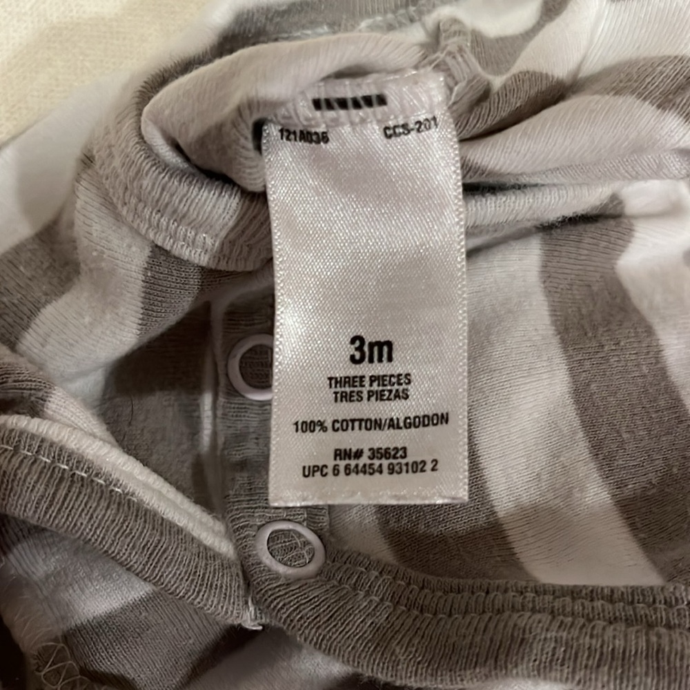 Carter’s Bodysuit - Picture 7 of 7